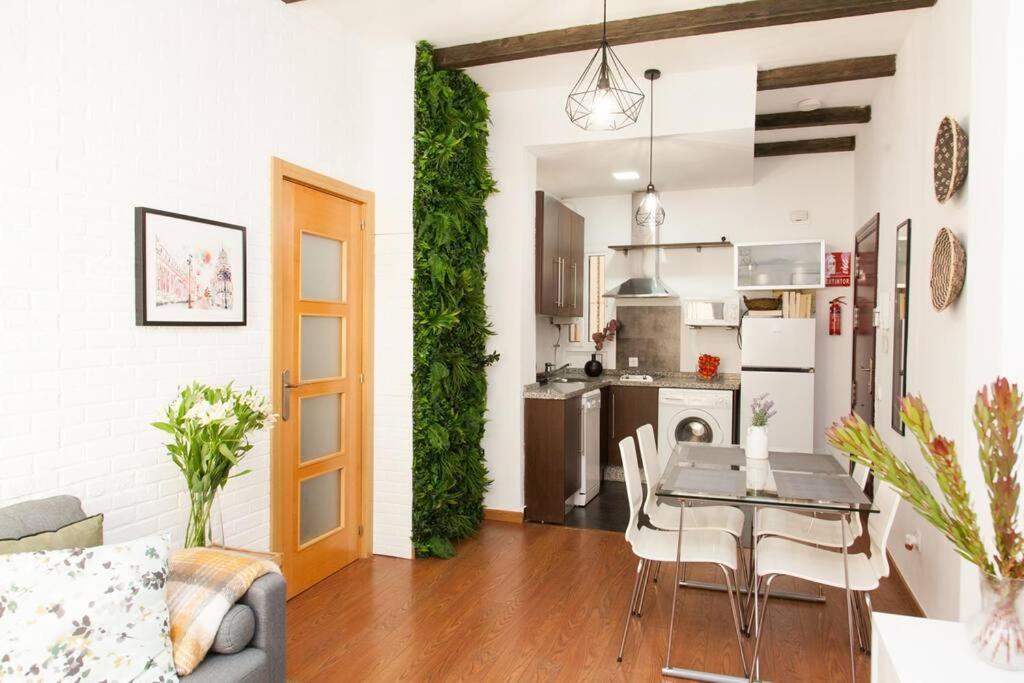 Zona 1 Santa Cruz Parking Privado Lägenhet Sevilla Exteriör bild